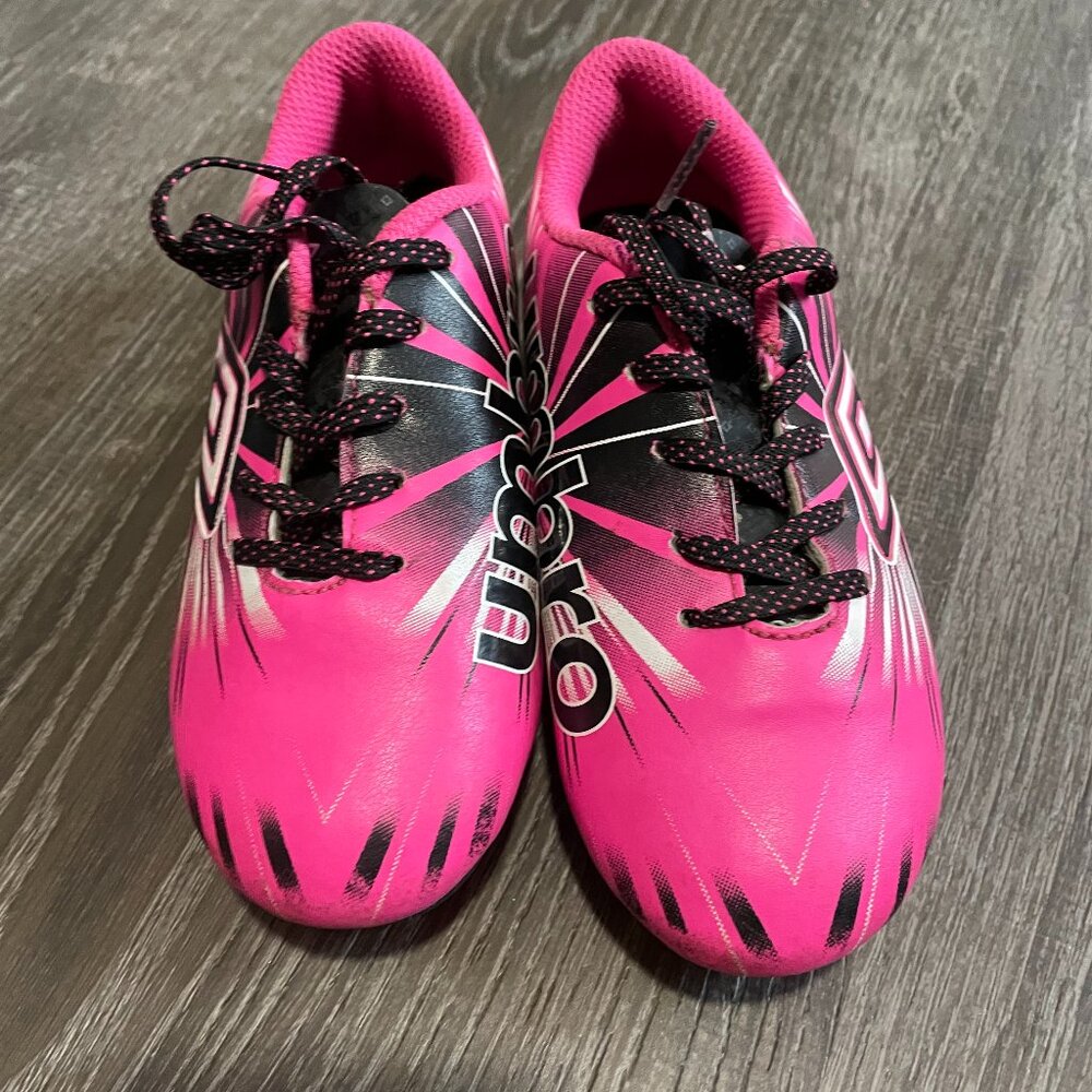 Baseball cleats